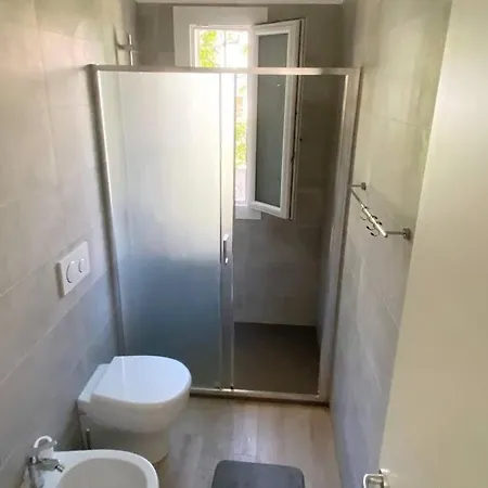 A Lido Apartment